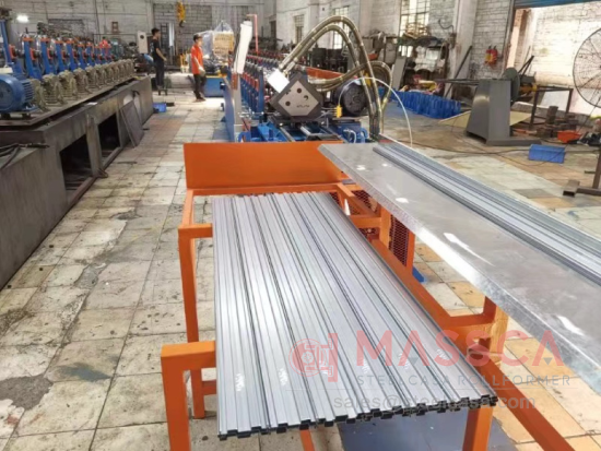 steel pallet roll forming machine